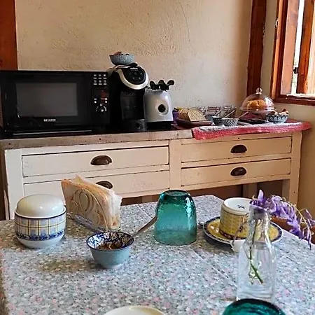 La Casina Di Iris Nocleg ze śniadaniem 3*